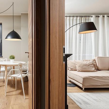 Cosmopolit Booking Braşov Exteriör bild