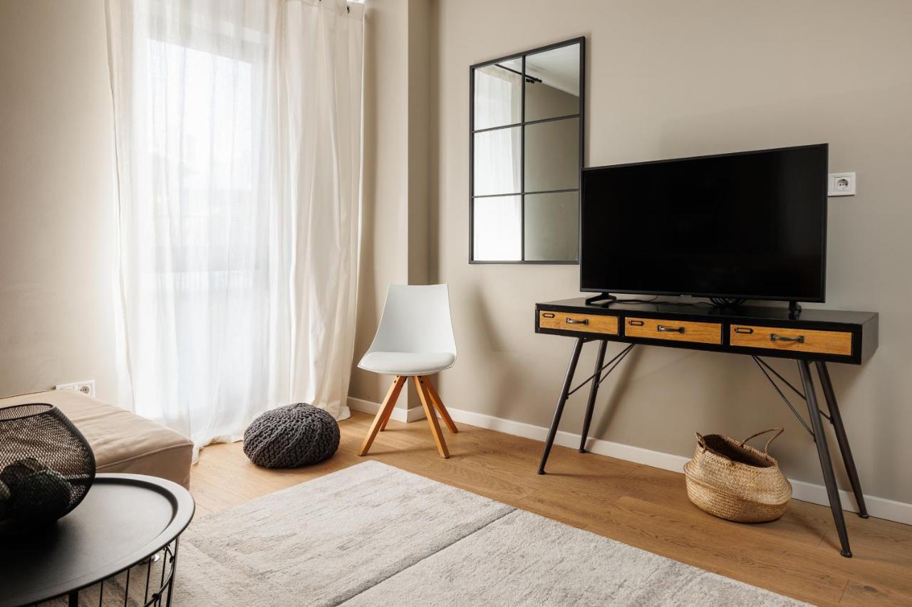 Cosmopolit Booking Braşov Exteriör bild
