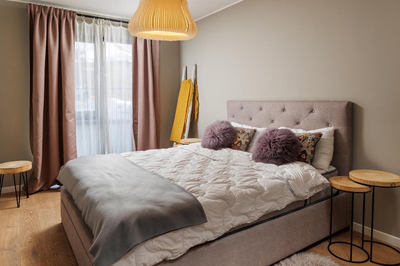 Cosmopolit Booking Braşov Exteriör bild