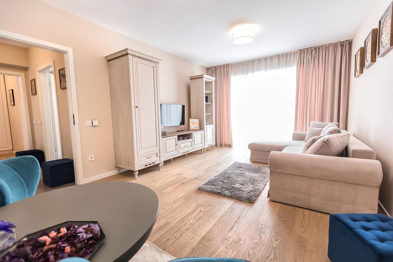 Cosmopolit Booking Braşov Exteriör bild