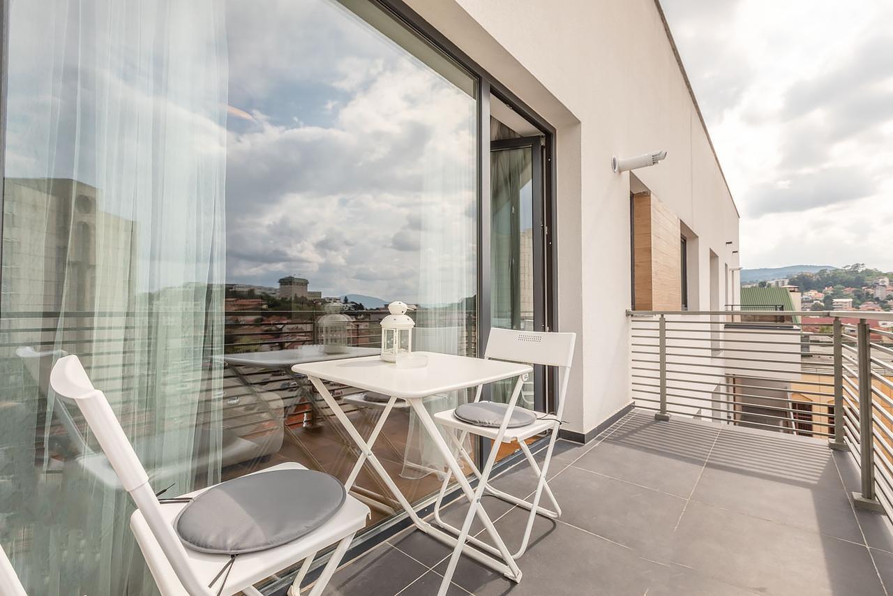 Cosmopolit Booking Braşov Exteriör bild