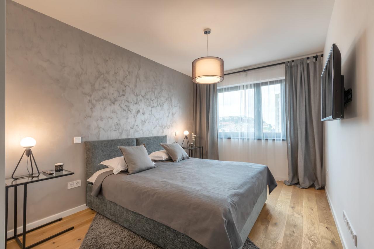 Cosmopolit Booking Braşov Exteriör bild