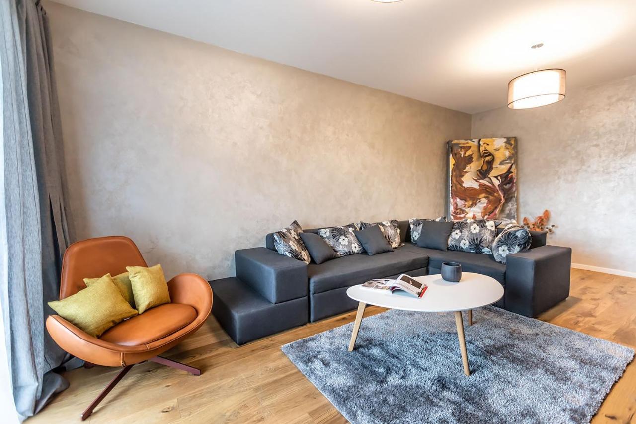 Cosmopolit Booking Braşov Exteriör bild
