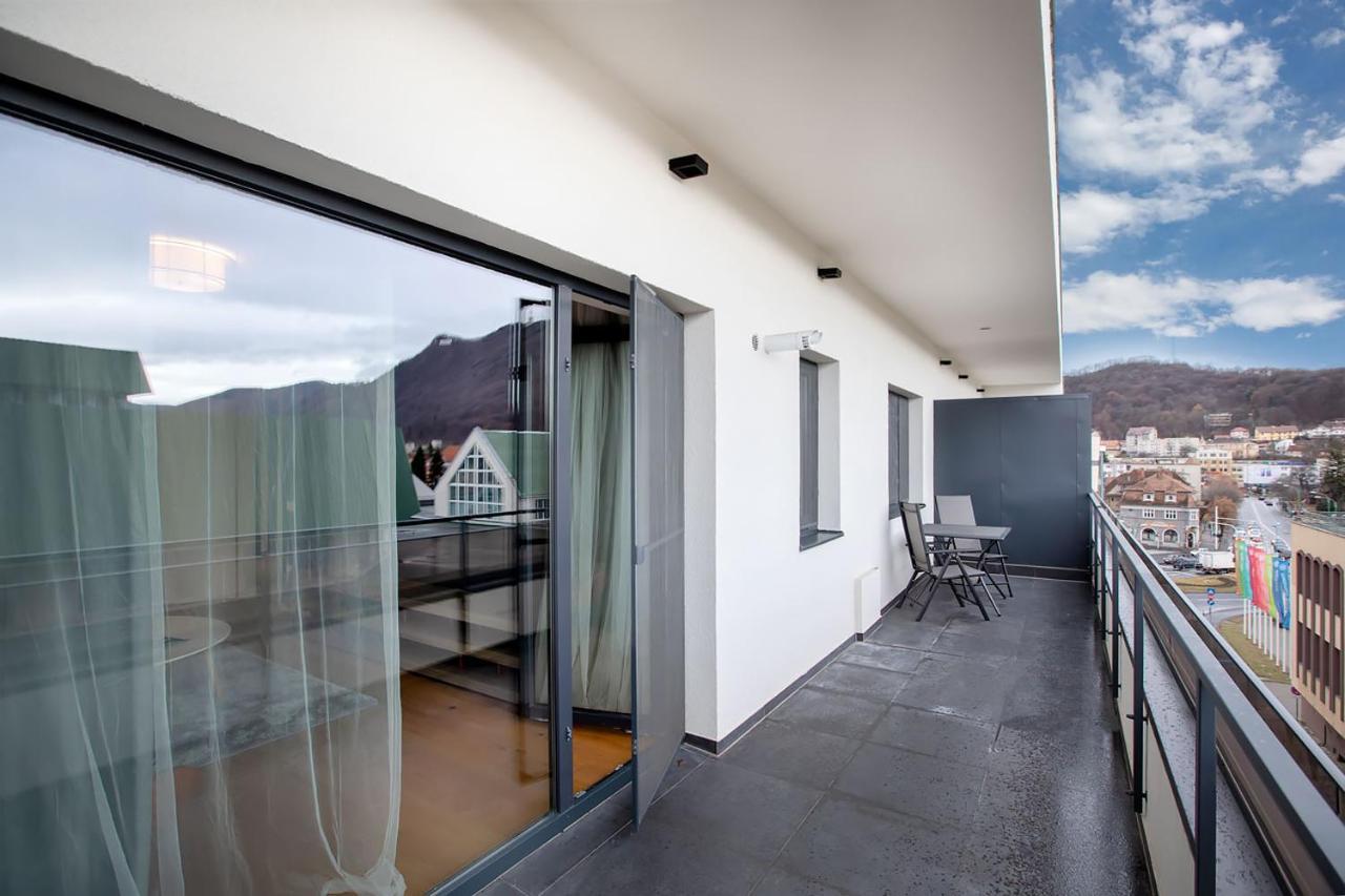 Cosmopolit Booking Braşov Exteriör bild
